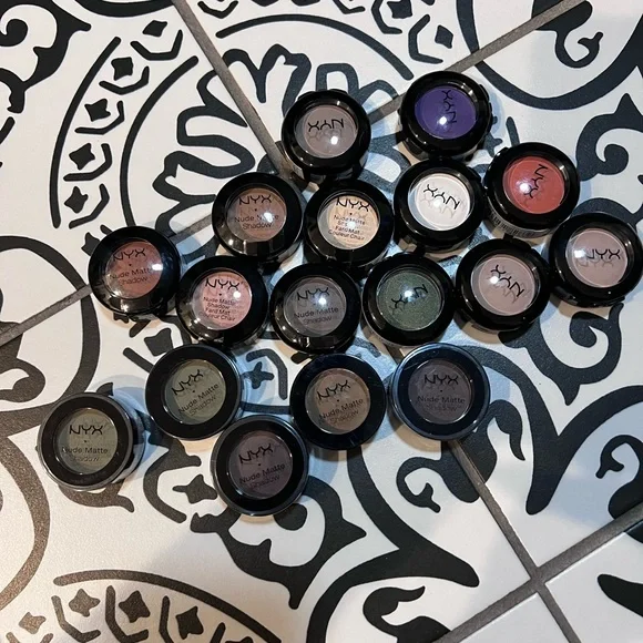 Makeup Bundle!!!!!!!!! Morphe, urban decay, and MORE